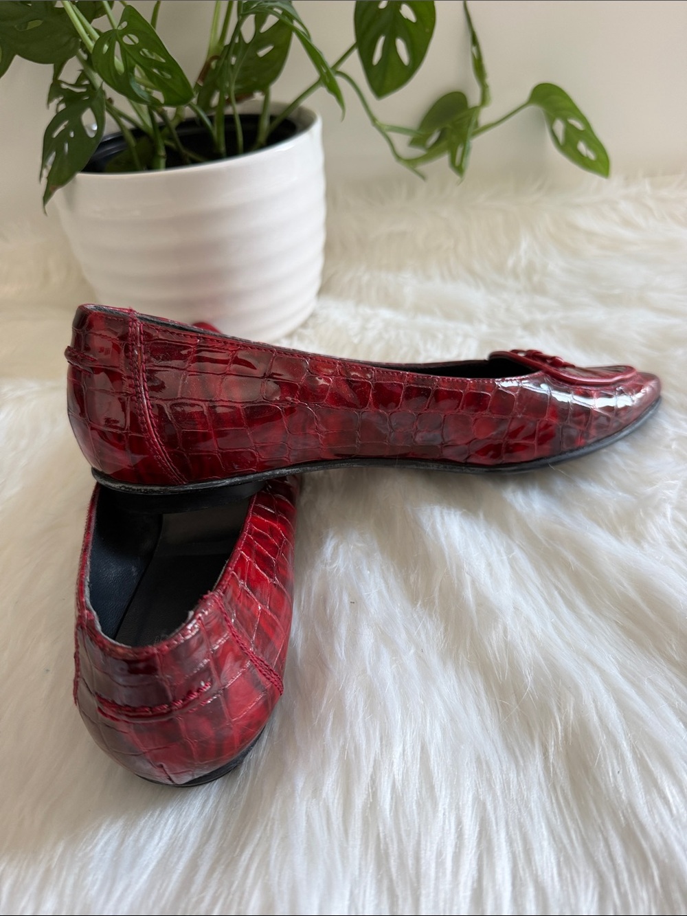 Stuart Weitzman Red Croc-Embossed Pointed Toe Flats with Knot Accent - Picture 6 of 14
